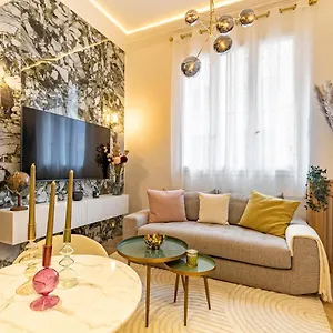 https://le-studio-des-champs-elysees.fr-paris.fr