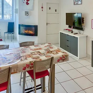 https://beautiful-apartment-in-le-mont-dore-w-1-bedrooms.hotels-rhonealpes.com